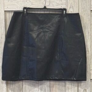 Southern Stitch Faux Leather Mini Skirt sz XXL. NWT